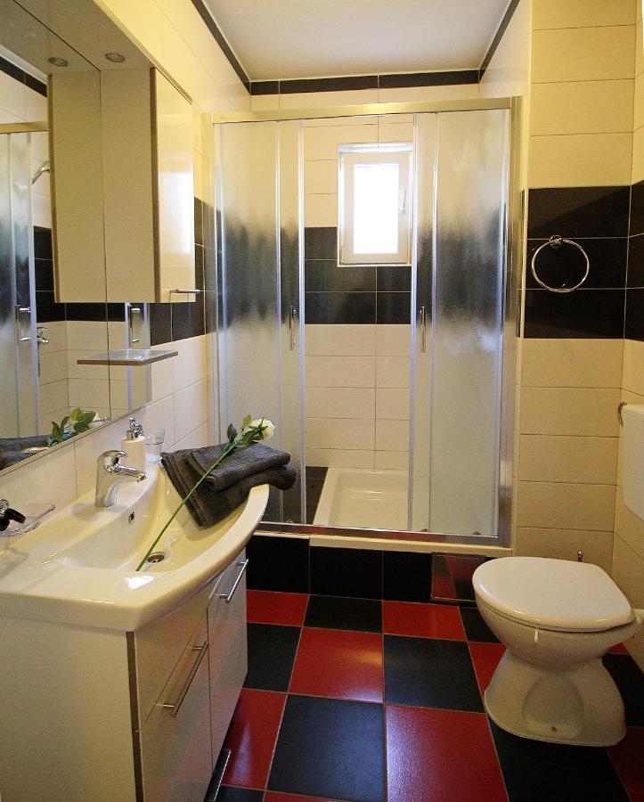 Apartmani Bozena Makarska Eksteriør bilde